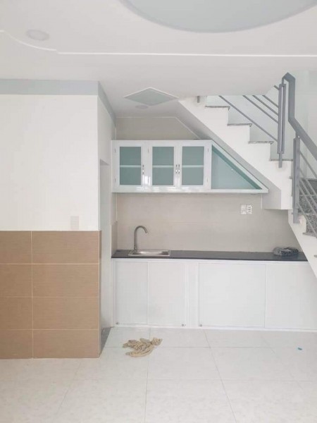Bán nhà Cách Mạng Tháng 8 Quận 10, chỉ 2,8 tỷ, sổ hồng riêng, sẵn sàng công chứng trong ngày