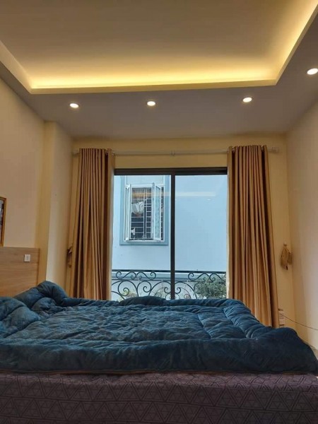 Diện tích sử dụng 30m2, giá bán 3.4 tỷ, thương lượng, bán nhà Ngọc Thuỵ, lh 0988465746