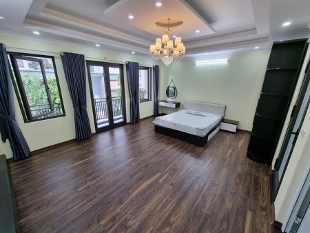 Bán gấp biệt thự nhà vườn khu đô thị Việt Hưng, Long Biên, dtsd 246m2, giá bán 25 tỷ