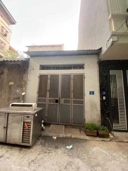 Bán 47m2 tặng nhà C4 tại Trâu Quỳ, Gia Lâm giá có 1.75 tỷ. LH 0983253436