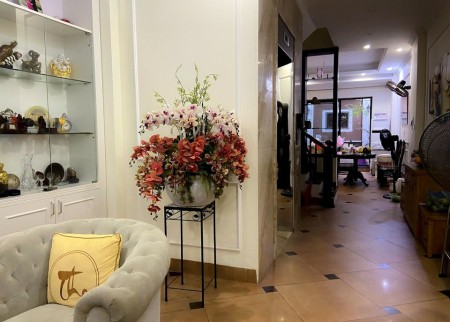 Bán gấp nhà Nguyễn Khang, Cầu Giấy diện tích 45m2, giá bán 4 tỷ, lh 0974609992