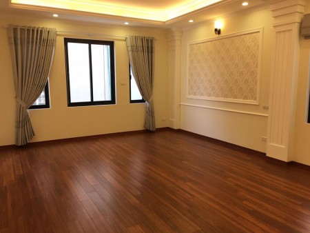 Siêu phẩm Tôn Đức Thắng , thang máy hiện đại, ôtô diện tích sử dụng 60m2 nhỉnh 10 tỷ