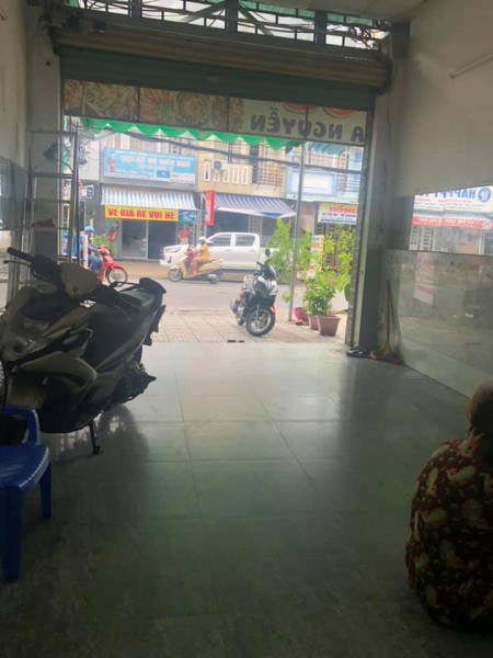Chính chủ bán gấp nhà mặt tiền Hoàng Bật Đạt, dtsd 72m2, bán gấp 4, kinh doanh tốt, 9.5 tỷ