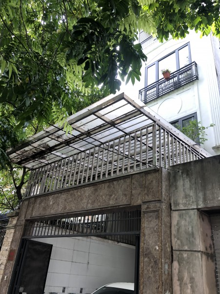 Bán nhà liền kề 5 tầng Cầu Giấy, khu dân cư đông đúc, an sinh đỉnh, nội thất cao cấp
