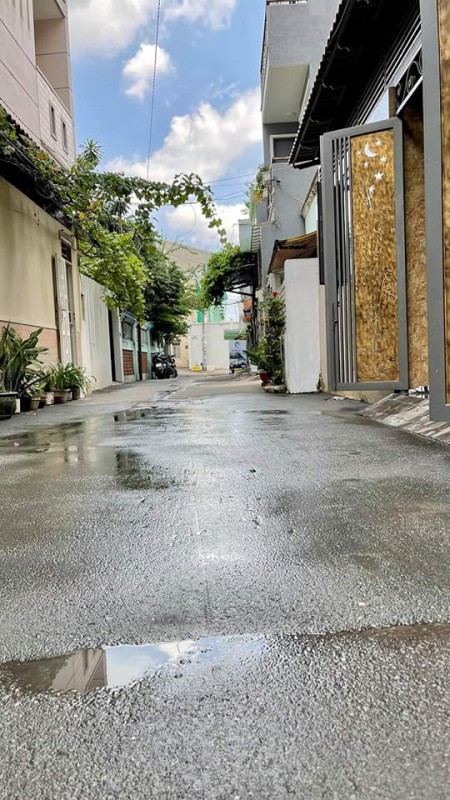 Bán gấp Nhà Tân Sơn Nhì, Tân Phú dt 6*8.8, 3 tầng BTCT giảm 750tr, lh 0896721788