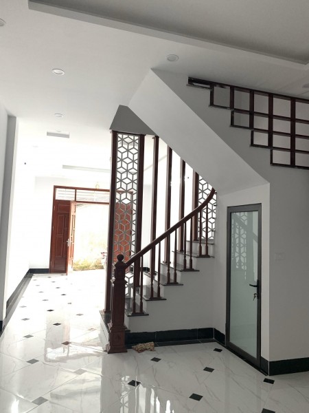 Cần bán nhà riêng, ở ngay, dt 47m2, 4 tầng, giá bán 4.85 tỷ Khâm Thiên, Tôn Đức Thắng, Đống Đa