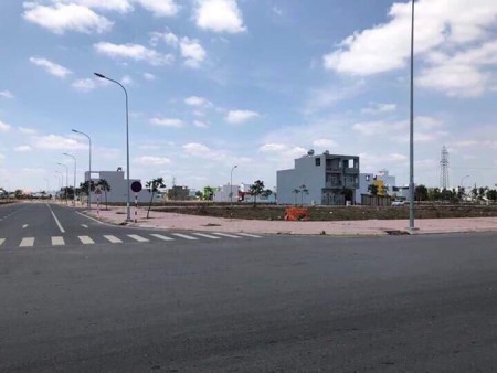 Bán gấp đất cặp sát chợ Bến Cát Bình Dương gía bán rẻ 800 triệu, diện tích sử dụng 100m2