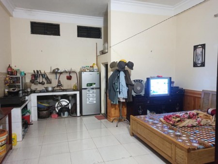 Bán nhà Ngô Gia Tự Long Biên, ngõ thông ô tô đầu tư giá hợp lí, dtsds 95m2, 3 tầng, giá 6.x tỷ