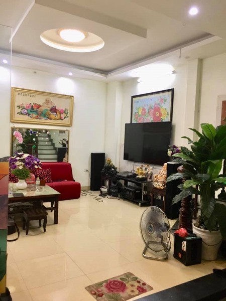 Cần bán nhà phố Hồng Mai, Bạch Mai, dt 35m2, 4 tầng ngõ thoáng rộng, gần phố dt 3.1 tỷ