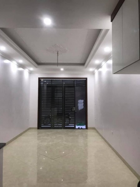 Bán nhà mới đẹp Trần Thái Tông 40m2 x 5 tầng, ngõ thoáng rộng gần ô tô, giá chỉ 4.5 tỷ