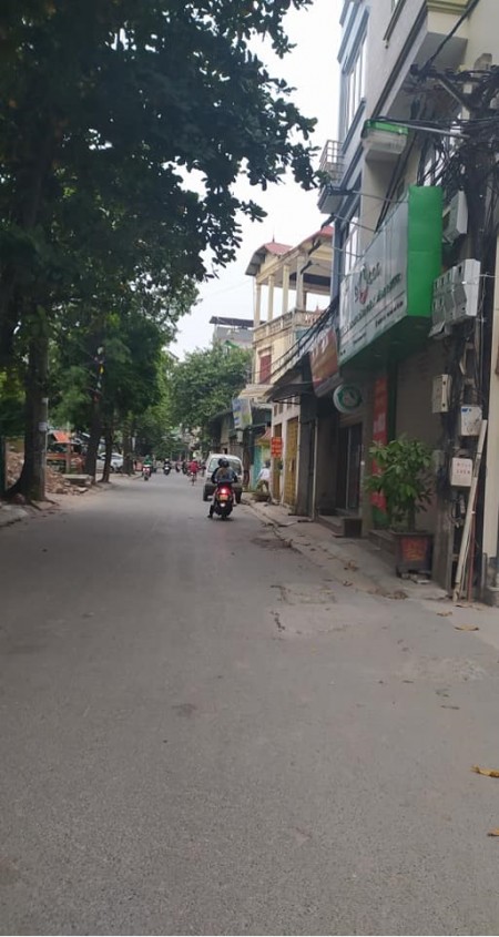 Bán nhà Cầu Diễn, 7 chỗ đỗ cửa, chủ tự xây, giá 3.bé tí tỷ, sổ đẹp cất két, sẵn sang tên ngay