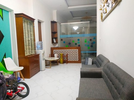 Chưa đến 14 tỷ nhà 5 tầng kinh doanh, ô tô vào nhà, diện tích 98m2 phố Thái Hà, Đống Đa.