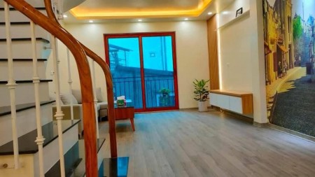 Bán nhà nguyên căn siêu hiếm Cầu Giấy, 5 tầng mt khủng 7m, tặng nội thất, giá nhỉnh 3 tỷ