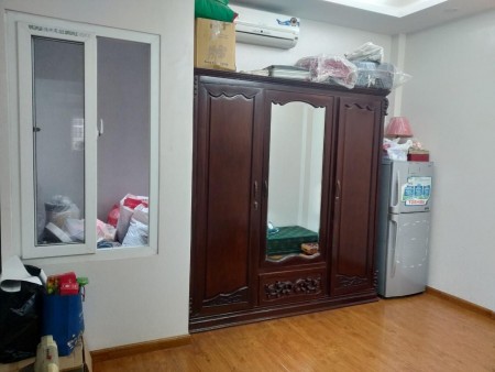 Cần bán gấp nhà Kim Mã Ba Đình, cực đẹp, ở luôn. 48m2x5T, MT4.2m. Giá nhỉnh 4 tỷ.
