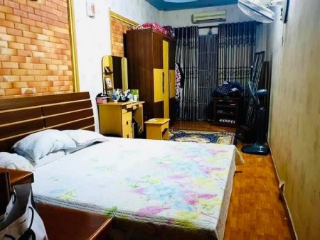 Bán nhà Trần Quốc Vượng, Quận Cầu Giấy, diện tích sử dụng 50m2, 5 tầng, giá 3,85 tỷ.