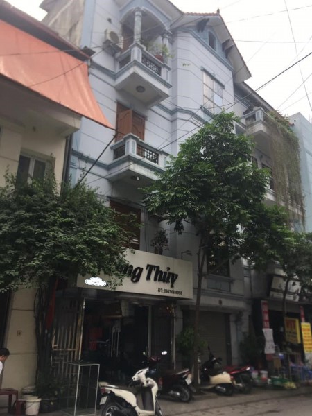 Cần thanh khoản nhanh nhà Bát Khối, Long Biên, dt 38m2, 5 tầng, giá 2.8 tỷ kinh doanh