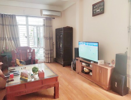 Bán nhà Thái Thịnh, Đống Đa, 55m2, nhà đẹp, tặng nội thất, giá chỉ 4.8 tỷ. LH 0966456918.