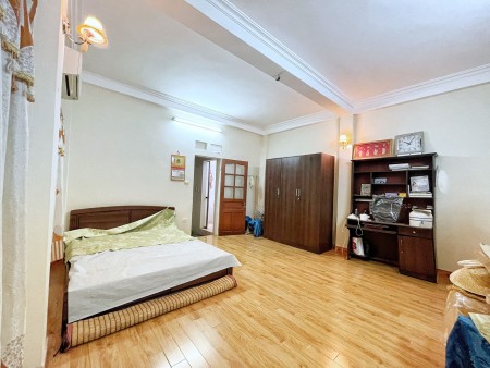 Bán nhà Tây Sơn, diện tích sử dụng 40m2 chỉ với 3.3 tỷ ô tô tải đỗ cửa. Giá quá rẻ đấu tư