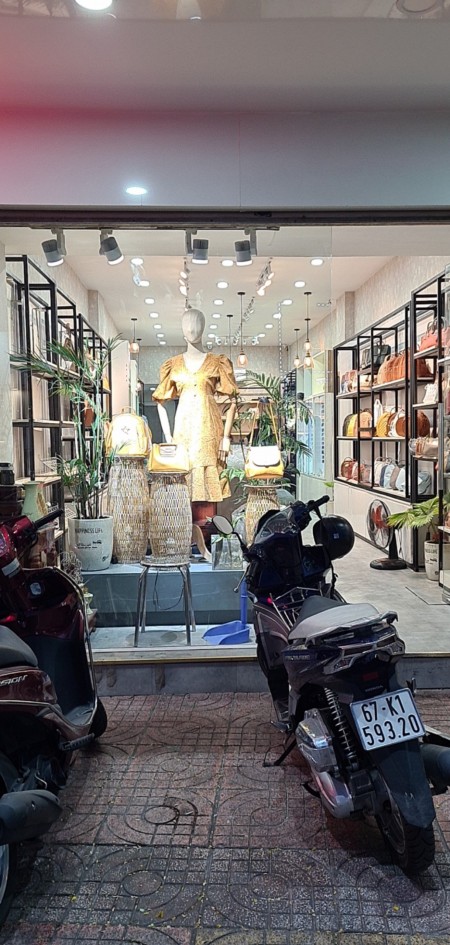 Cần Cho thuê mặt bằng Lê Văn Sỹ, Phú Nhuận liên hệ 0903041203, giá 42 triệu/tháng