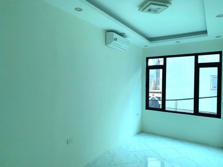 Bán nhà nguyên căn ngõ 254 Minh Khai, đúc kiên cố 3 tầng, 2 ngủ, giá bán 2.05 tỷ, sổ sẵn