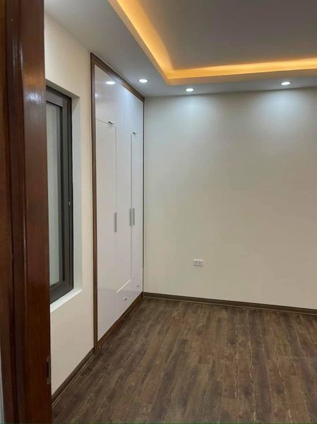 Cần tiền bán gấp căn nhà mới xây phố Yên Hòa.Cầu Giấy diện tích 50m2 5 tầng giá 5.6 tỷ