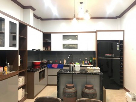 Bán nhà Giáp Nhất, giá bán nhanh 2.8 tỷ, diện tích sử dụng 33m2, đúc 4 tầng còn mới nguyên