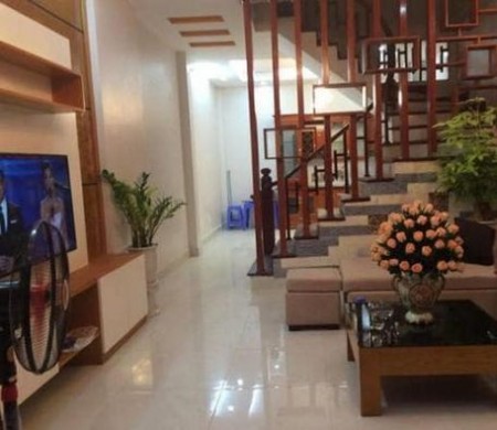 Bán nhà Xuân Phương, cạnh hồ, an sinh cực đỉnh, dt 40m2, ô tô đỗ cửa, giá hơn 3 tỷ
