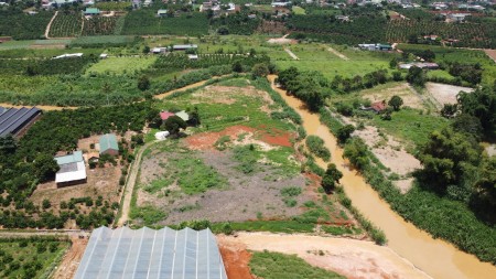 Bán đất view suối Cam Ly 102 tại thị trấn Nam Ban sở hồng thổ cư, liên hệ 0339522060