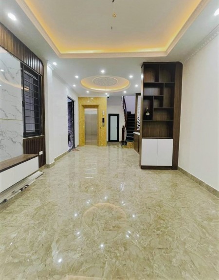 Mặt phố trung tâm quận Cầu Giấy dt 92m, 6 tầng thang máy kinh doanh sầm uất giá 12 tỷ 99