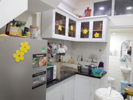 Bán nhà Ngô Gia Tự phường 4 Quận 10 diện tích sử dụng 41m2 có 2 lầu giá 4,5 tỷ