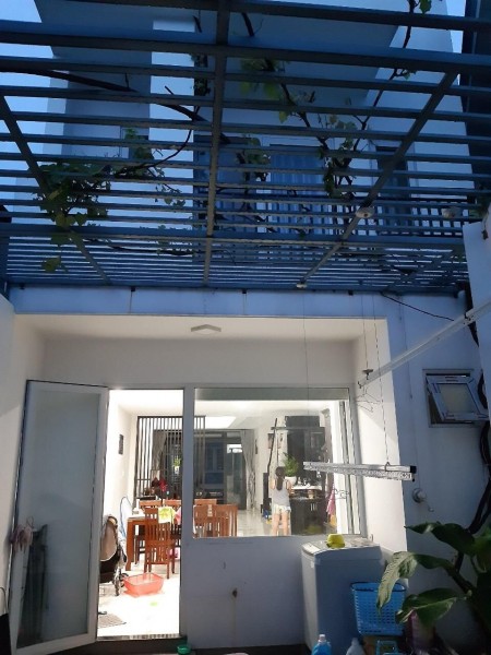 Bán nhà Trung Chánh Hóc Môn đẹp mặt tiền 7.3m đúc kiên cố 3 tầng dt 170m2 giá chỉ 6.4 tỷ