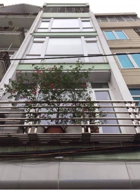 Bán nhà Nhân Hòa 3 bước ra chợ, nội thất miễn chê ngõ rộng thông thoáng cùng tầm tiền không có căn thứ 2