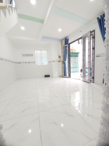 Bán nhà nguyên căn bao rẻ rộng thoáng giá bán chỉ 2.95 tỷ, trung tâm Quận 4
