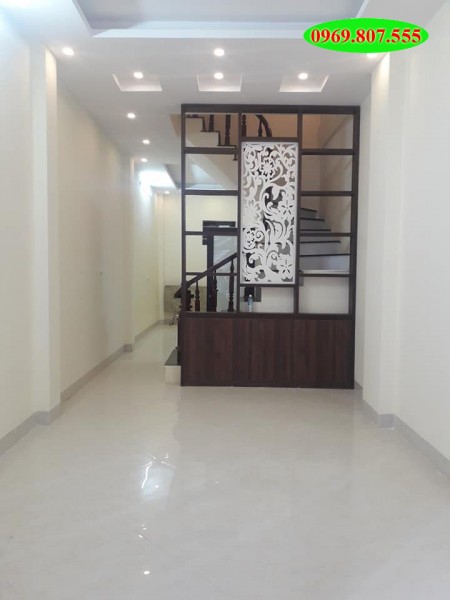 Bán nhà đẹp mới koong 2 mặt tháng gần phố Đông Thiên Hoàng Mai dt 40m2 5 tầng 3 tỷ lh 0969807555