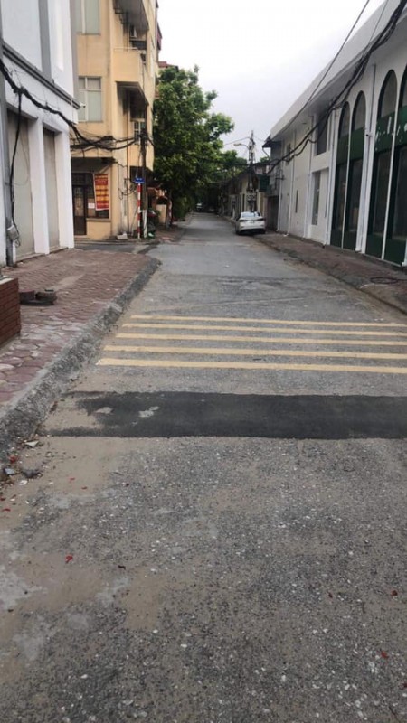 Bán nhà phân lô hàng không Nguyễn Sơn 39m x 5T nhỉnh 4 tỷ ô tô, ở luôn 0888868583