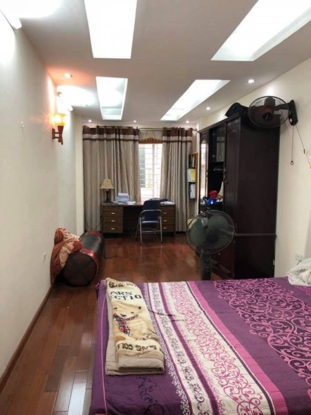 Bán nhà Nguyễn Tuân 4 tầng diện tích sử dụng 24m2 ô tô đỗ cửa giá bán 2.6 tỷ, sổ sẵn