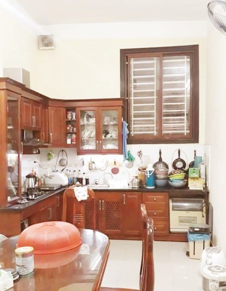 Bán nhà Khương Đình, Thanh Xuân, ngõ rộng, thông, gần phố, dt 35m2, giá 3.9 tỷ. LH 0966456918.