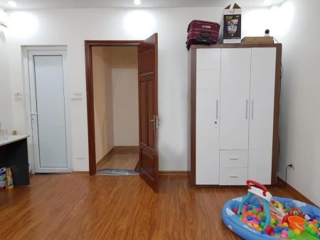 Bán gấp nhà Yên Hòa, diện tích sử dụng 40m2, 5 tầng, giá rẻ hơn 3 tỷ có thương lượng