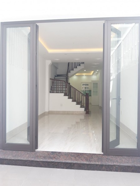 Siêu phẩm hạ 750 triệu, nhà đẹp ở ngay ngõ thông phân lô ô tô dt 72m2 Ô Cách Long Biên còn 5.8 tỷ