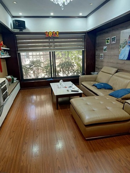 Bán nhà Dương Quảng Hàm diện tích 66m2, 5 tầng mt 4.5m giá chỉ 12.8 tỷ Cầu Giấy
