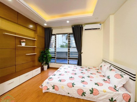 Bán nhà nguyên căn phân lô 5 tầng dt 38m2, đường Giáp Bát, Quận Hoàng Mai, lh 0977440990