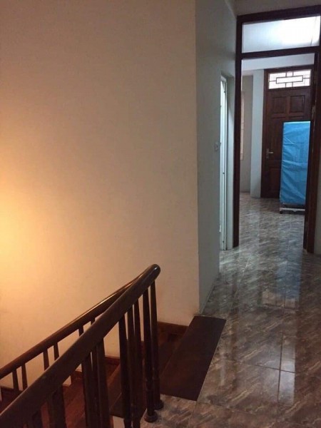 Bán gấp nhà Trung Hoà, diện tích diện tích 45m2, 6 tầng, ngõ thoáng nông, giá chỉ 5,5 tỷ