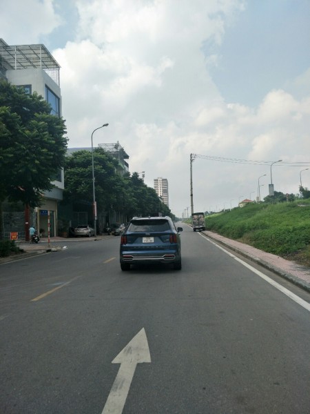 Cần bán gấp mảnh đất phân lô Quân Đội đường Lý Sơn dt 55m2, giá bán 3.5 tỷ, Ô tô vào đất