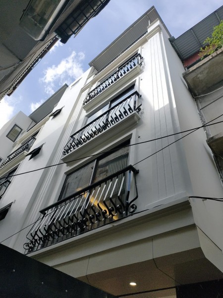 Nhà Mới Đẹp Láng Hạ, Đống Đa diện tích 40m2, 5 tầng, giá 4.9 tỷ ngõ thông thoáng, gần ô tô
