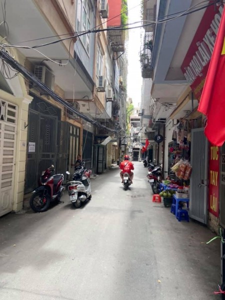 Bán nhà hiếm có khó tìm mặt ngõ to thông, xe tải đỗ cửa, giá bán 3.99 tỷ, đầu tư sinh lời