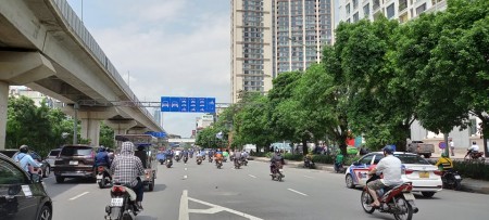 Bán nhà mặt phố Vip Thanh Xuân, giá 13 tỷ, 5 tầng, mt lớn, kinh doanh sầm uất, lh 0909195583