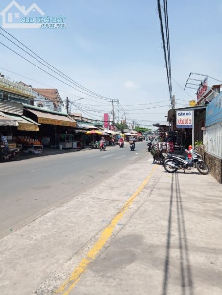 Cần tiền bán đất dt 120m2 gần khu công nghiệp Tân Đức, đất đường nhựa 12m, Khu đông dân