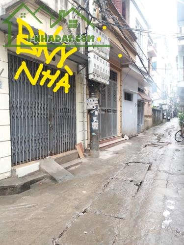 Bán nhà nguyên căn ngõ Lạc Long Quân Chợ Bưởi dt 27m2, 2 tầng, mt 4m, giá 2.95 tỷ lh 0975513371