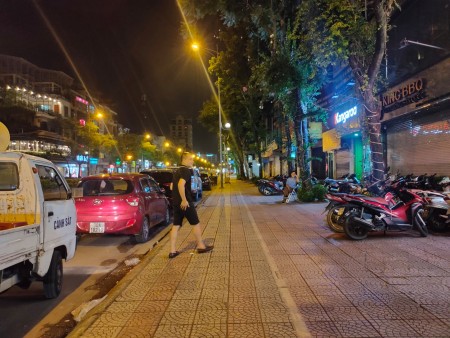 Bán nhà Nguyễn Văn Cừ 70m x 5T lô góc, ô tô tránh, kinh doanh chỉ 9 tỷ 0888868583
