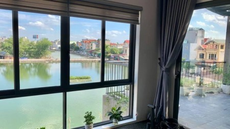 Bán đất tặng biệt thự sang trọng Cự Khối view hồ diện tích 98m2, giá bán 11 tỷ 5